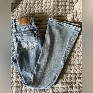 Girls Daytrip size 7 light wash bootcut jeans